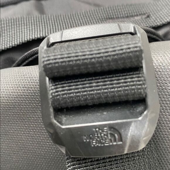 The North Face Recon FlexVent Black Backpack 15” Laptop Casual Office Gift NWOT - Picture 10 of 15